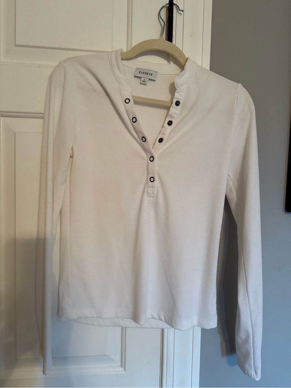 Evereve White Long-Sleeve Snap Henley Top